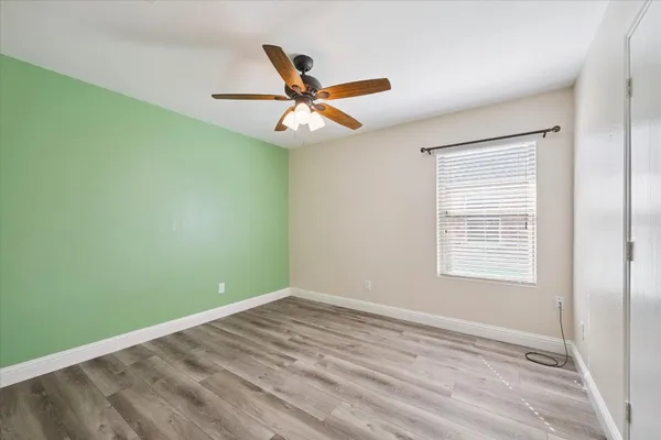 $2,150 | 3129 Sun Terrace Lane, Dickinson, TX 77539