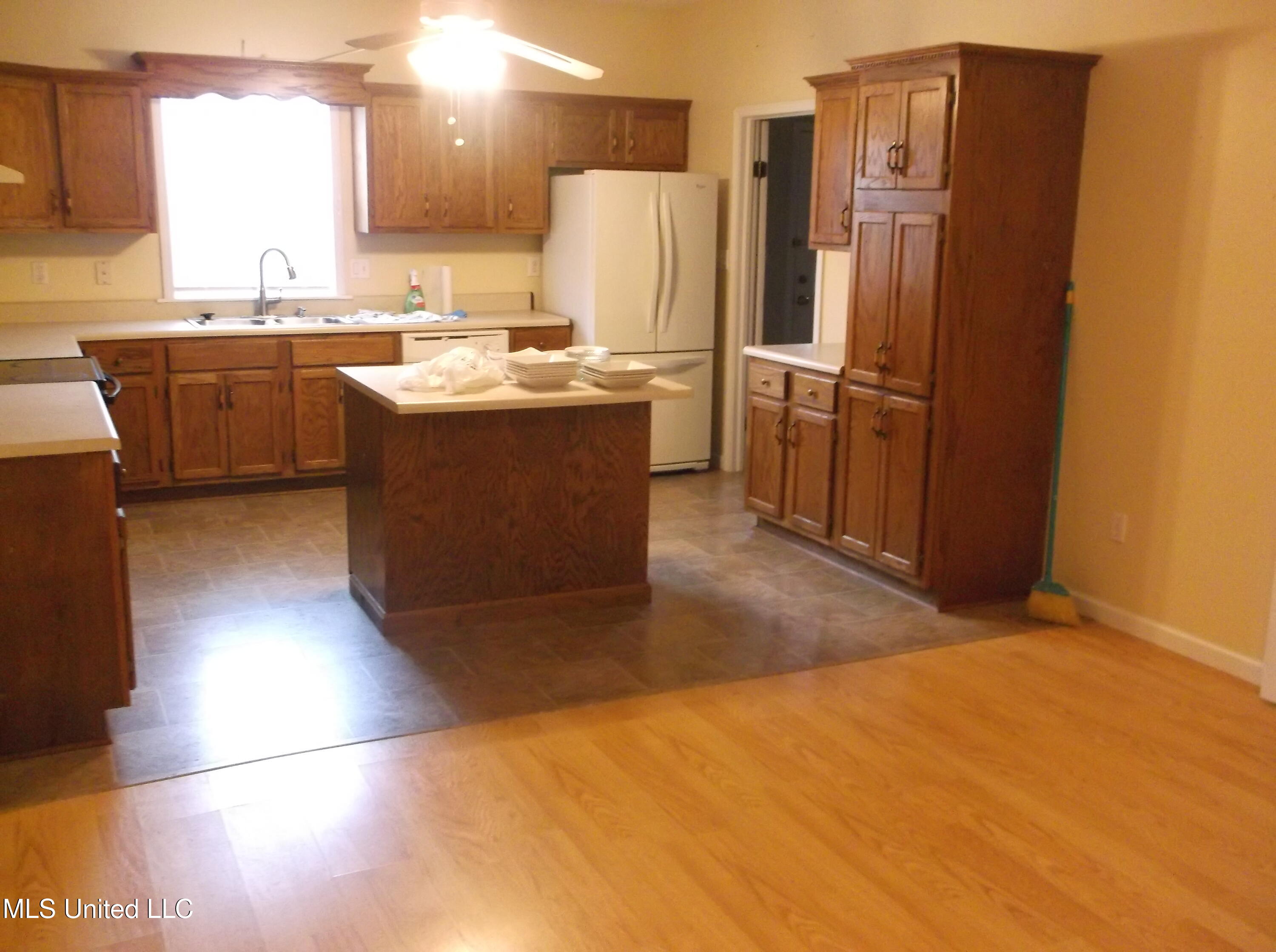 2113 Summit Holmesville Road McComb, MS 39648 - Photo 2 of 24 DSCF4643