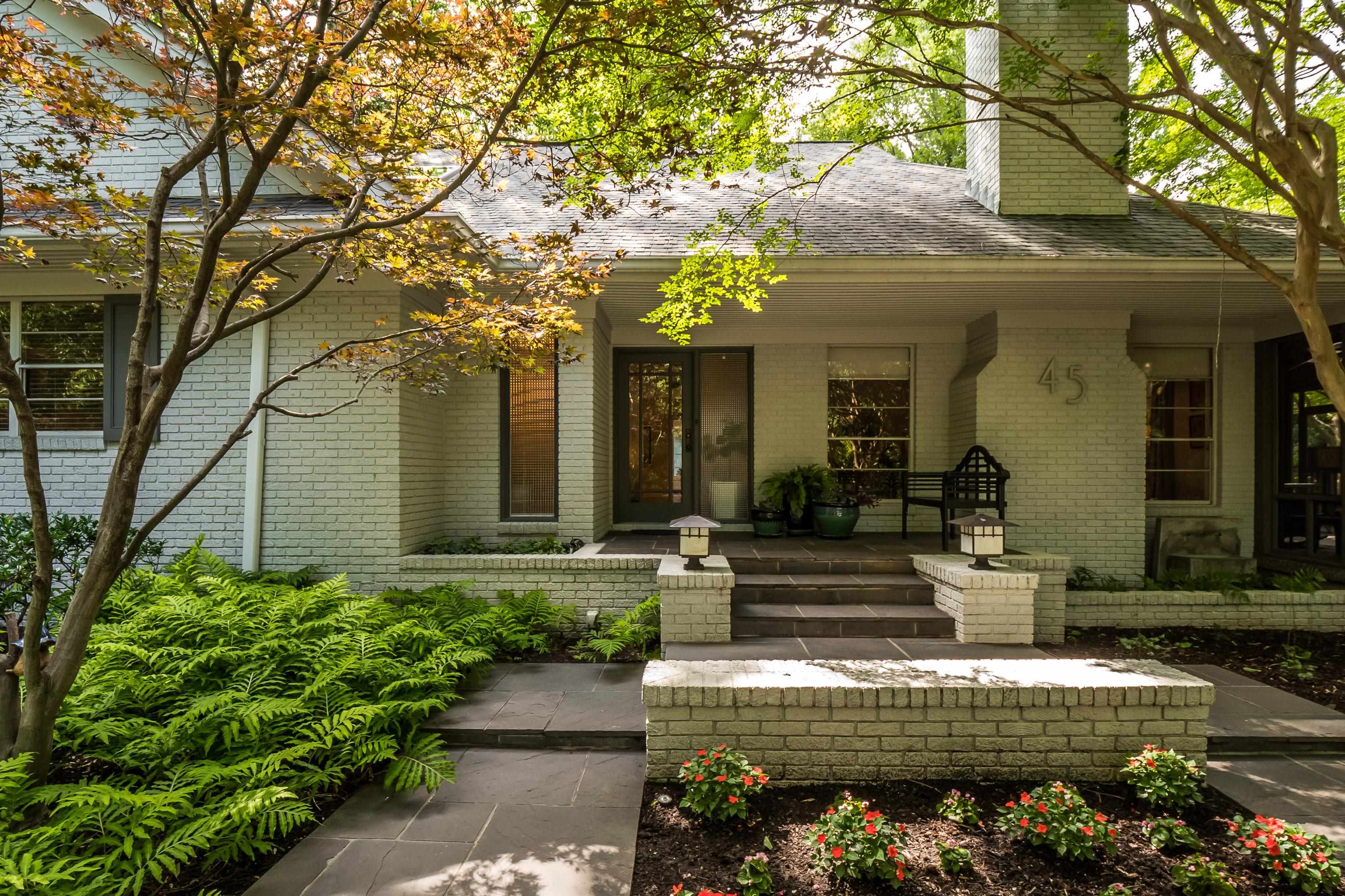 45 South Rose Road Memphis, TN 38111 - Photo 3 of 25 a front view of a house with garden