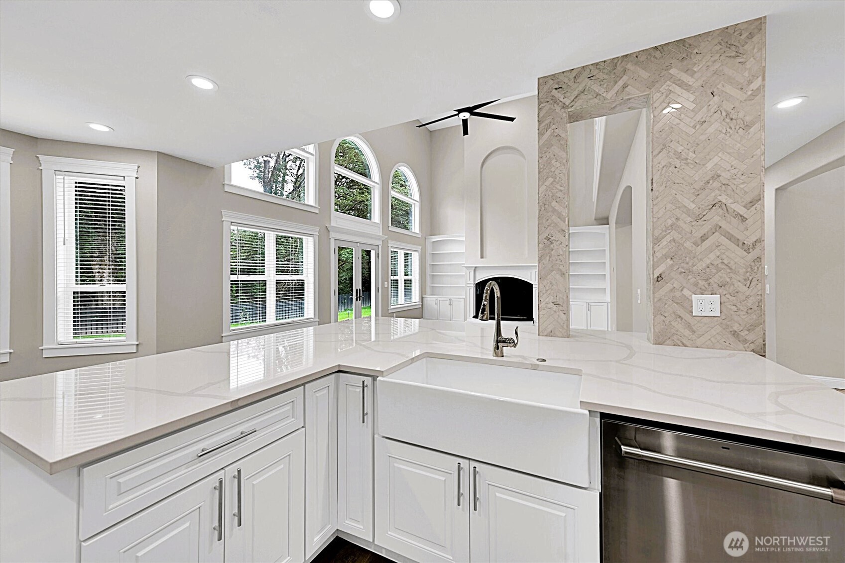 5507 Waller Road East Tacoma, WA 98443 - Photo 18 of 40 Gallery Image 18