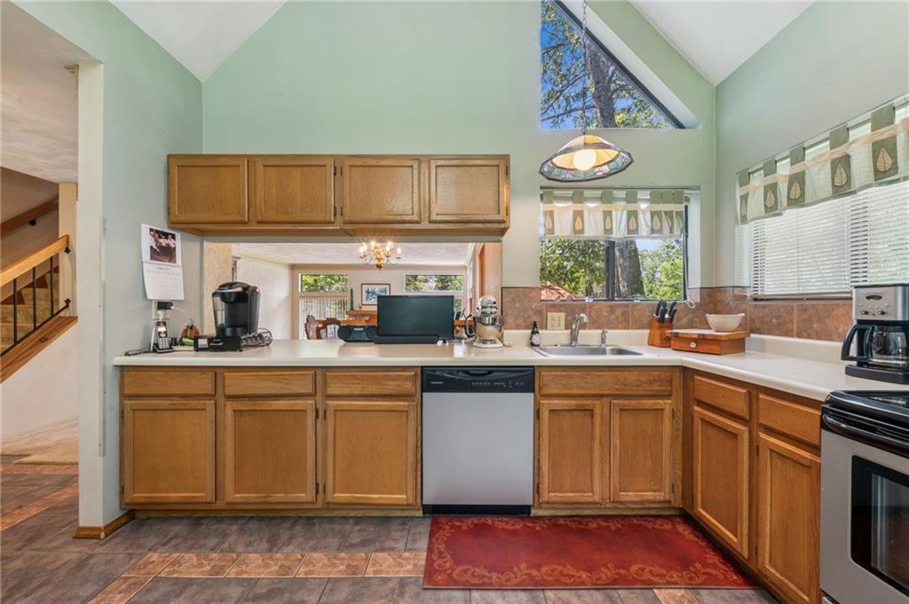 1923 South S Ridge Hidden Valley, PA 15502 - Photo 11 of 41 Gallery Image 11