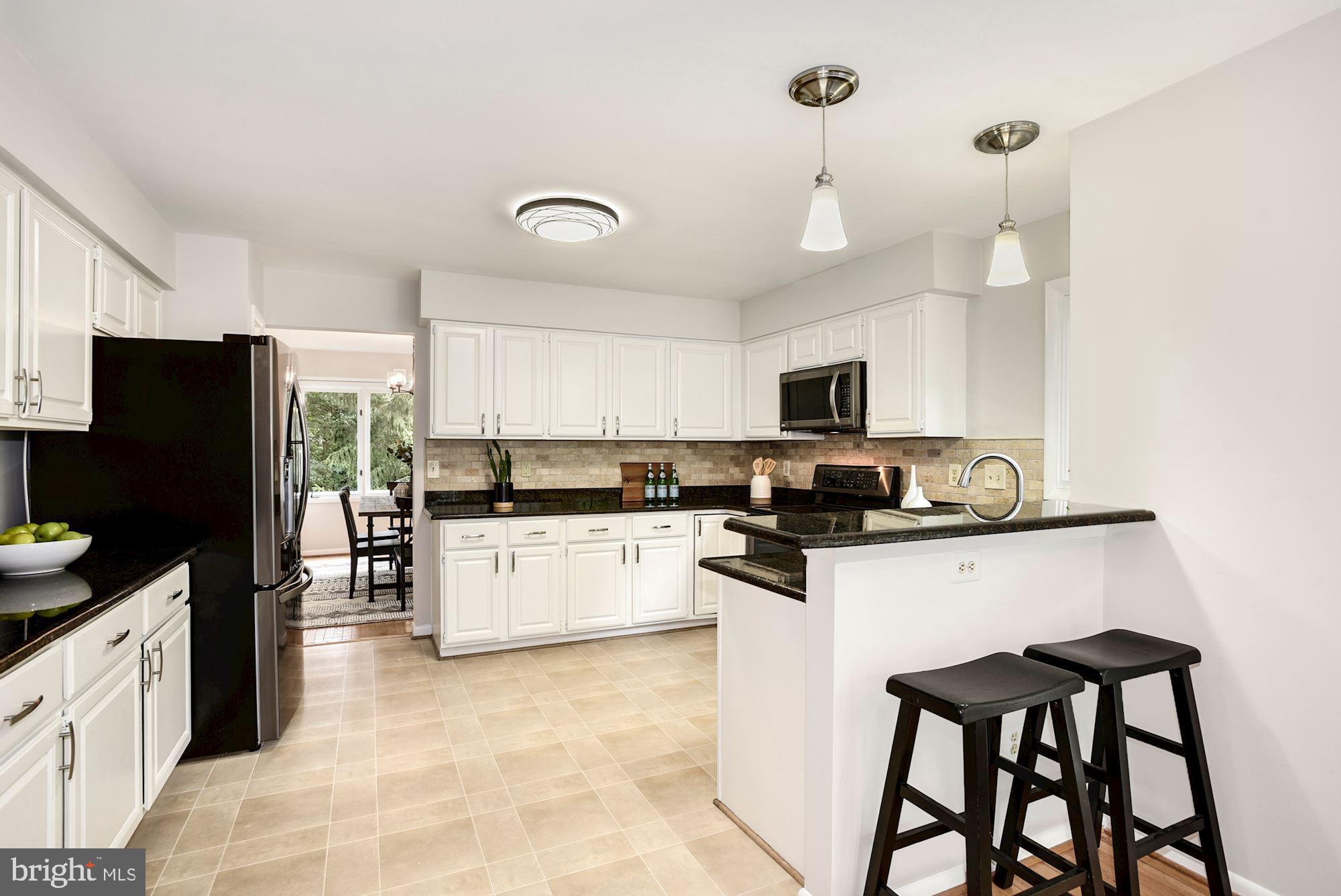 1573 Brass Lantern Way Reston, VA 20194 - Photo 18 of 46 Kitchen