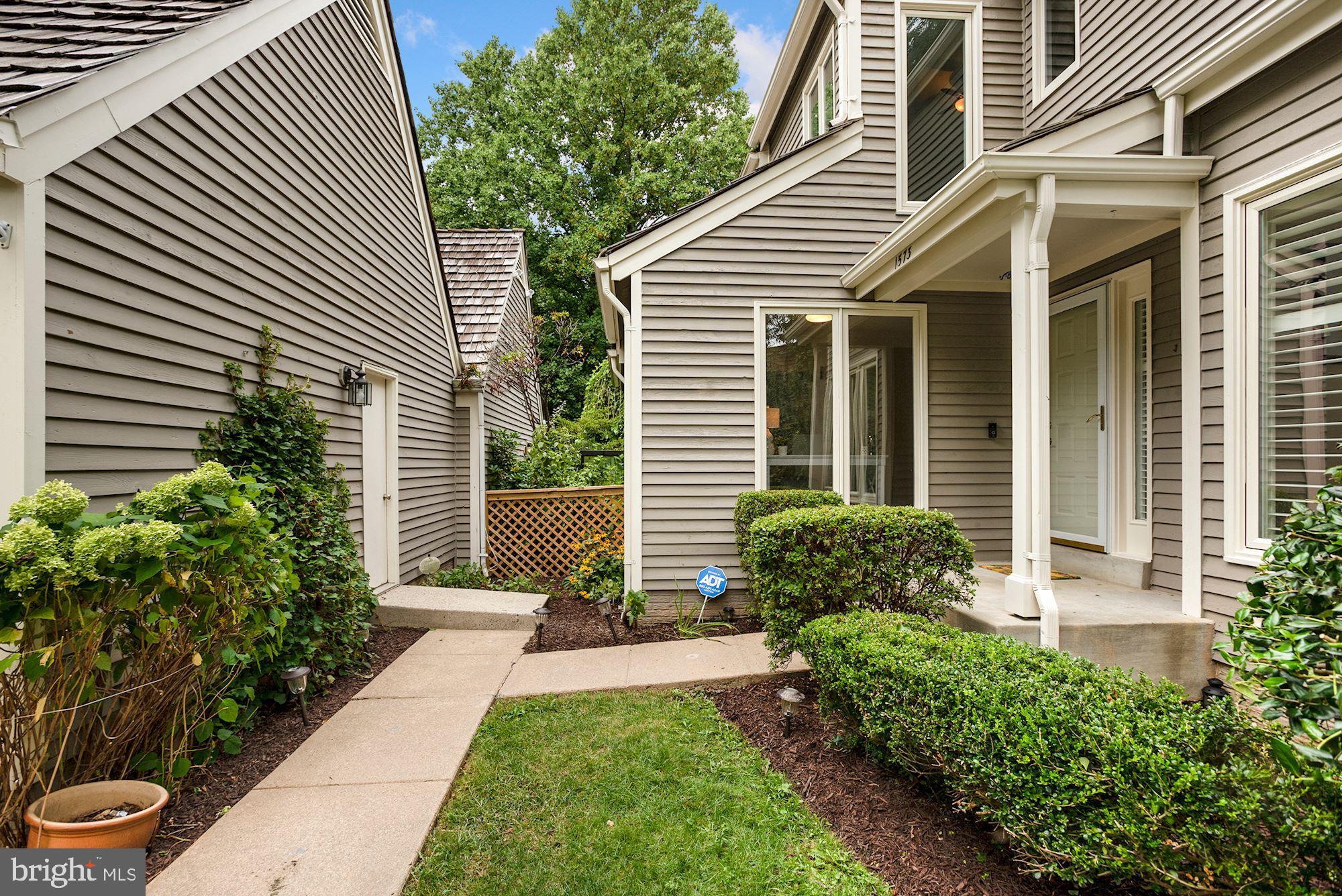 1573 Brass Lantern Way Reston, VA 20194 - Photo 3 of 46 Exterior