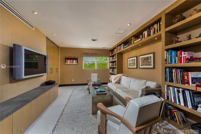 $7,200,000 | 125 Ocean Boulevard, Golden Beach, FL 33160