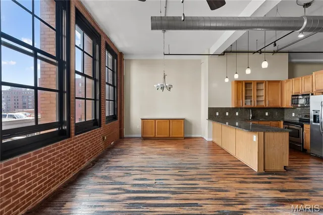 $1,500 | 1520 Washington Avenue, Unit 416, St. Louis, MO 63103