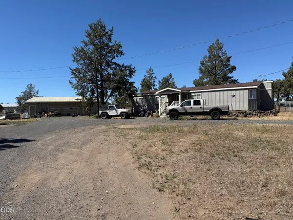 $650,000 | 7651 Southwest Canal Boulevard, Redmond, OR 97756