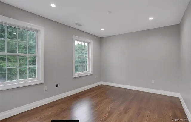 $3,700 | 9 Linda Lane, Unit 101, Pearl River, NY 10965