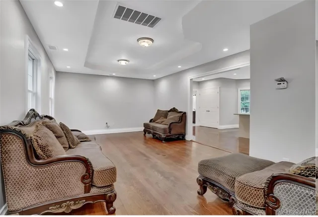 $3,700 | 9 Linda Lane, Unit 101, Pearl River, NY 10965