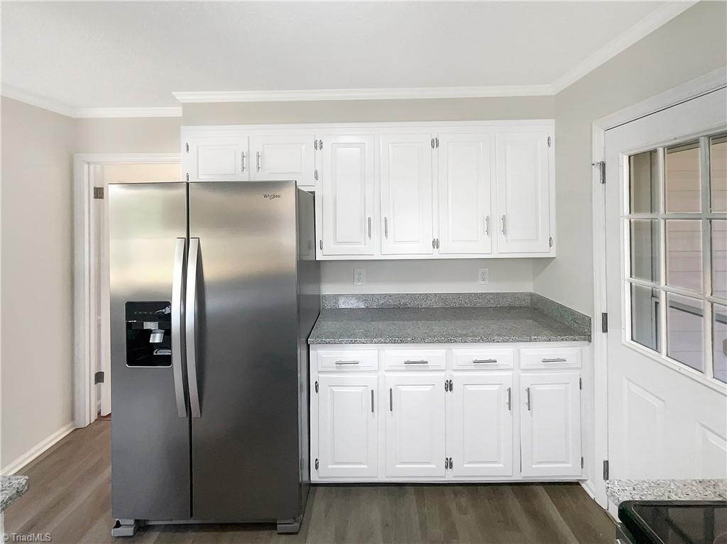 2821 Edgewood Avenue Burlington, NC 27215 - Photo 11 of 24