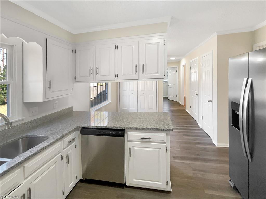 2821 Edgewood Avenue Burlington, NC 27215 - Photo 12 of 24