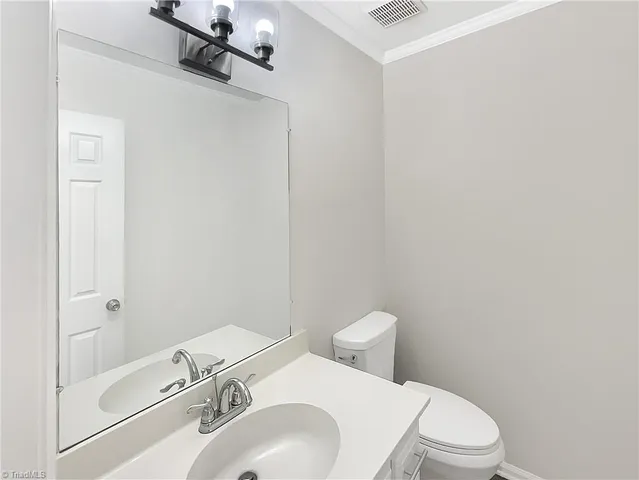 $337,000 | 2821 Edgewood Avenue, Burlington, NC 27215