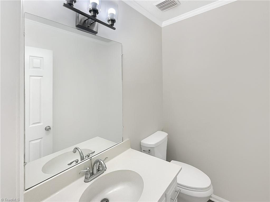 2821 Edgewood Avenue Burlington, NC 27215 - Photo 13 of 24