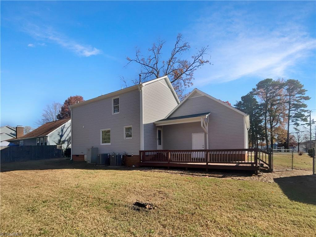 2821 Edgewood Avenue Burlington, NC 27215 - Photo 5 of 24