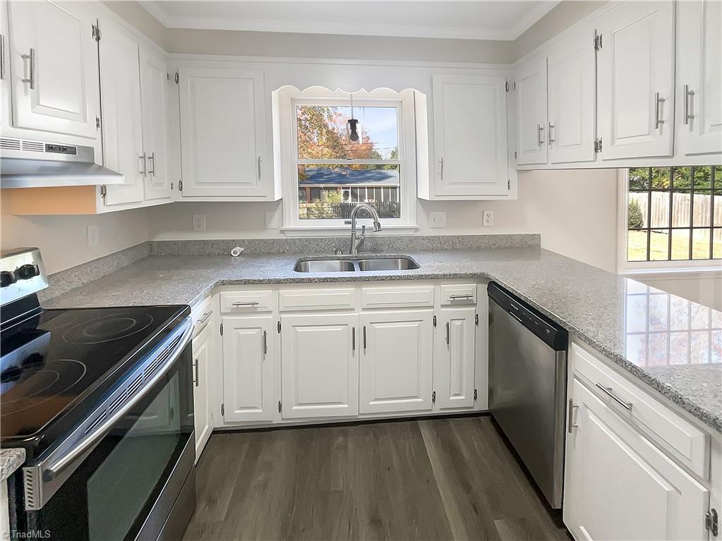 2821 Edgewood Avenue Burlington, NC 27215 - Photo 10 of 24