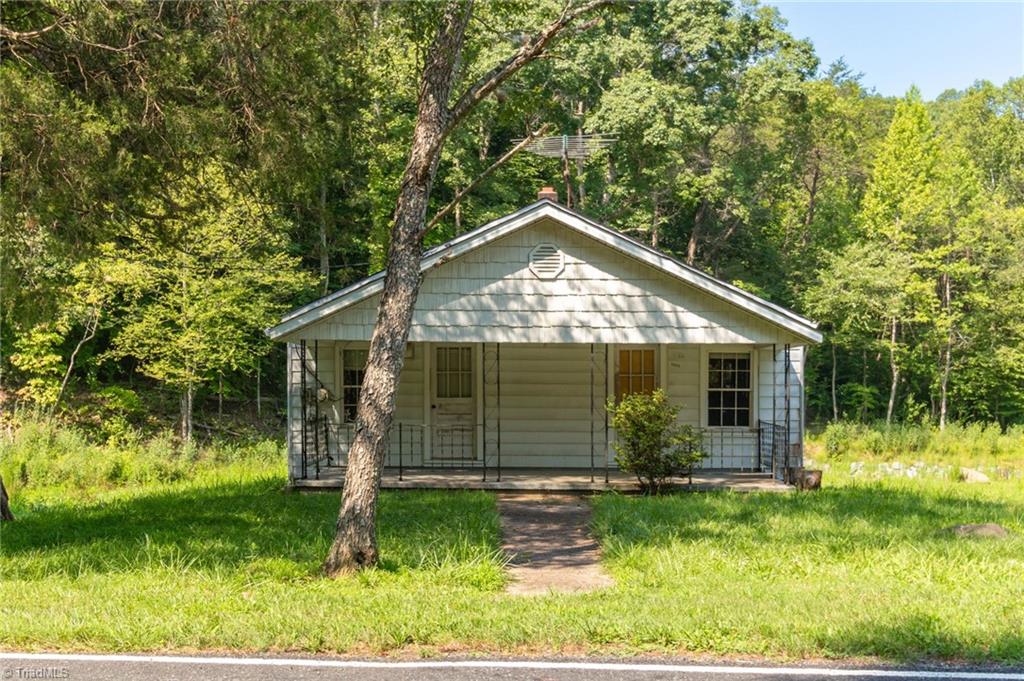 5650 Waller Road Pfafftown, NC 27040 - Photo 3 of 34 Gallery Image 3