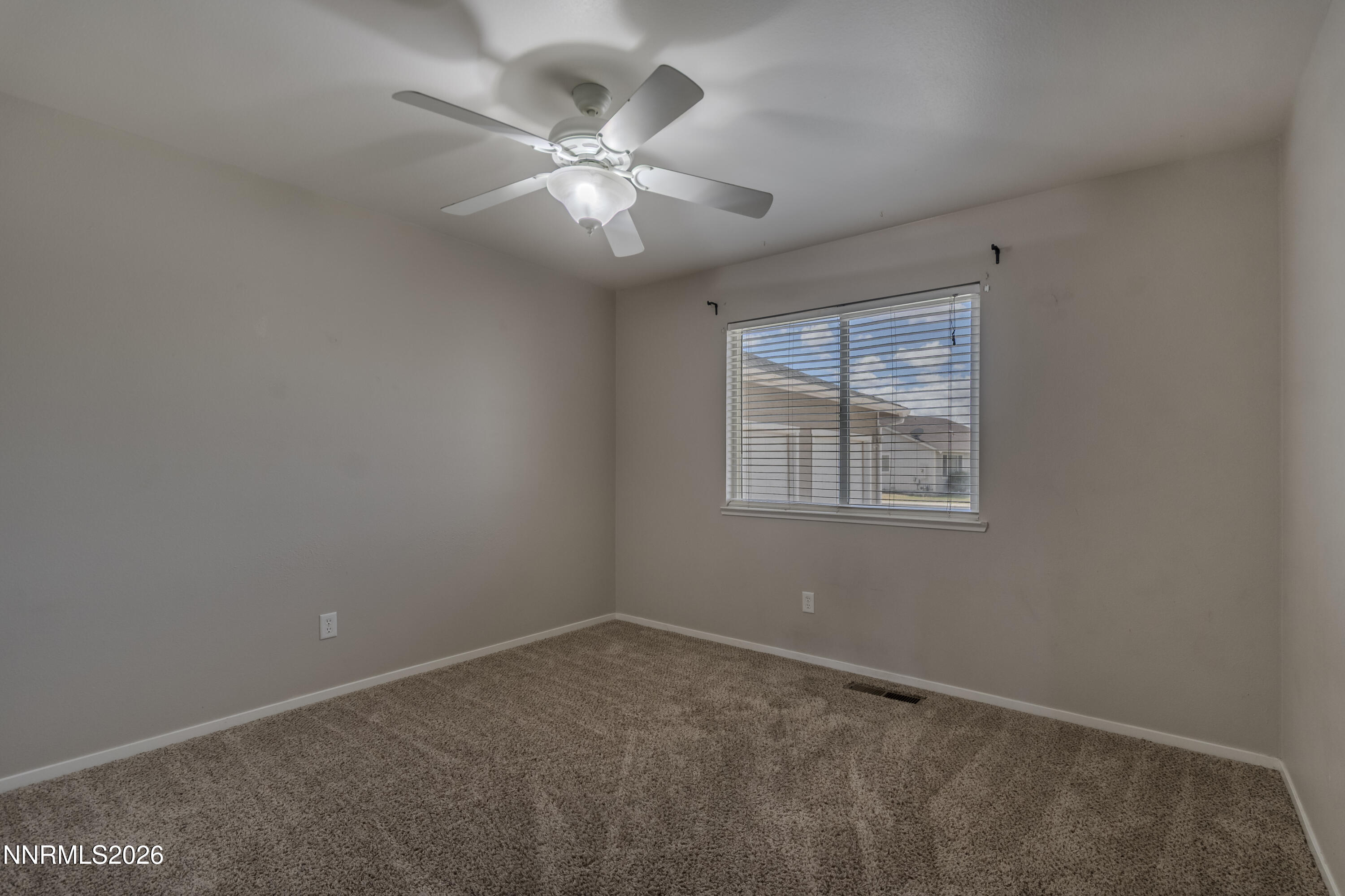 270 Emigrant Way Fernley, NV 89408 - Photo 13 of 29 Emigrant06