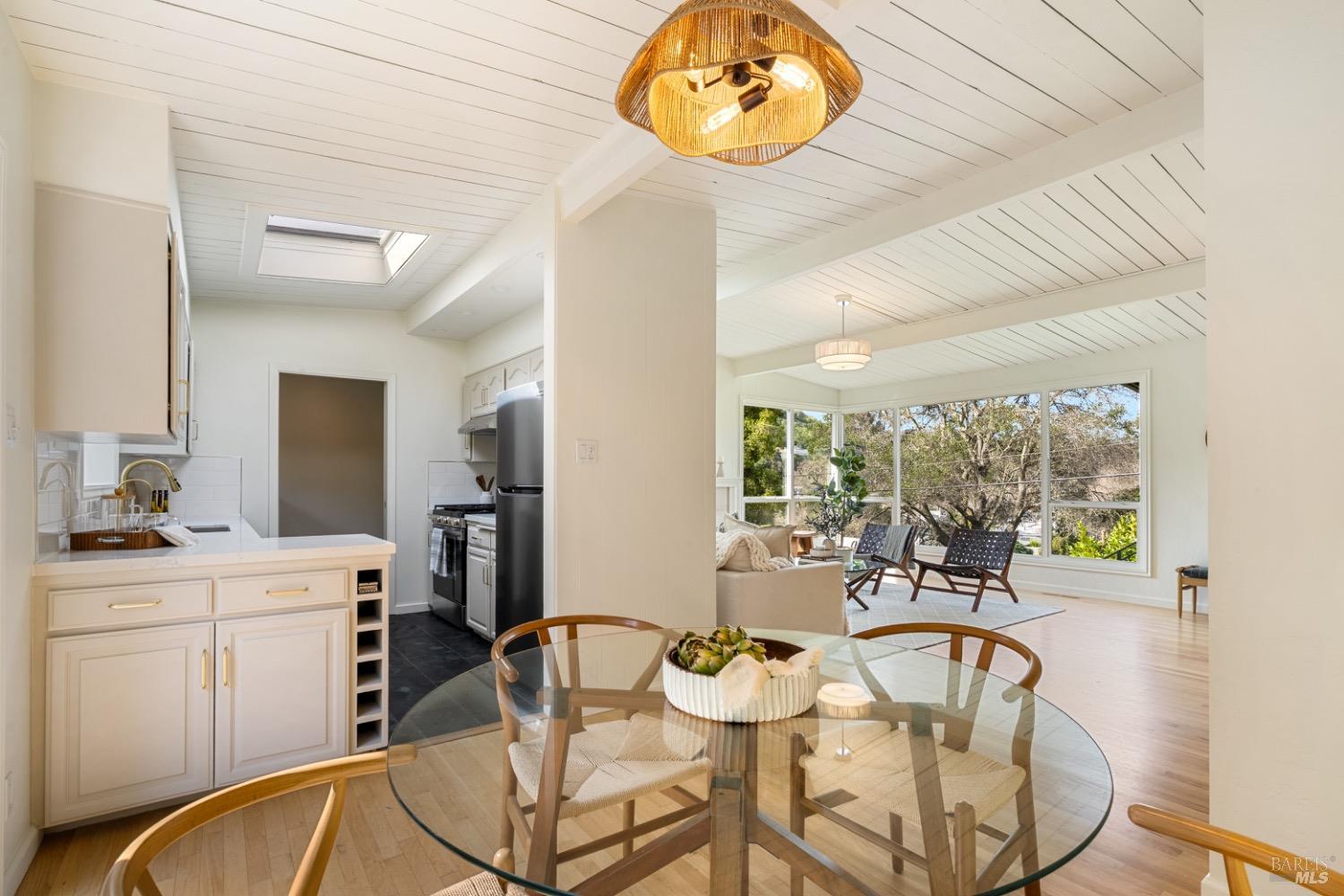 216 Redding Way San Rafael, CA 94901 - Photo 9 of 29 Gallery Image 9