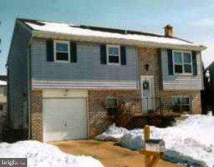 417 Hummingbird Drive Lititz, PA 17543 - Photo 1 of 1 a front view of a house