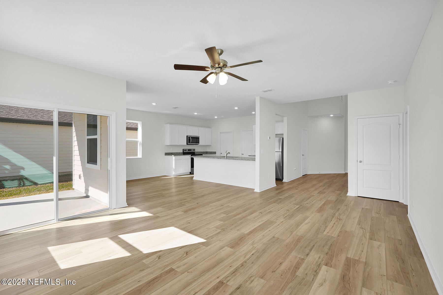 6942 Myrtle Oak Road Jacksonville, FL 32219 - Photo 8 of 26 Florida_Four Winds_L_007