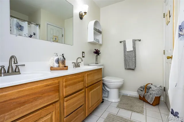 $350,000 | 40 Ridge Street, Moro, IL 62067