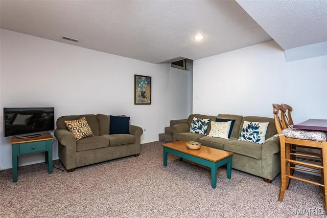 $350,000 | 40 Ridge Street, Moro, IL 62067