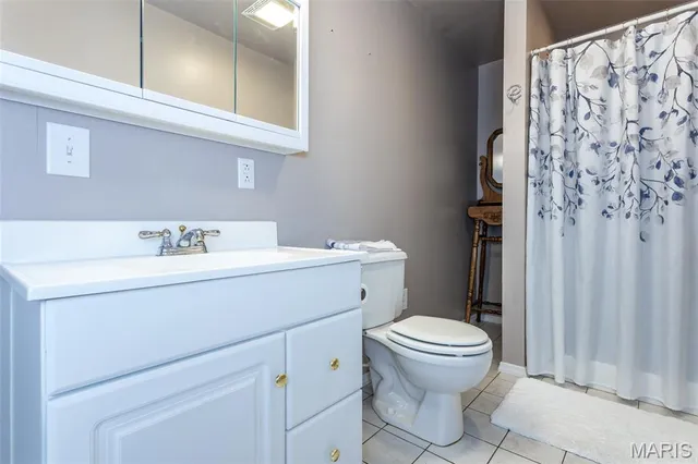 $350,000 | 40 Ridge Street, Moro, IL 62067