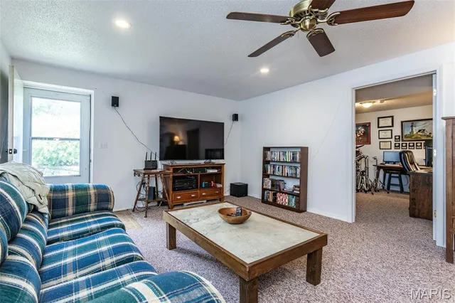 $350,000 | 40 Ridge Street, Moro, IL 62067