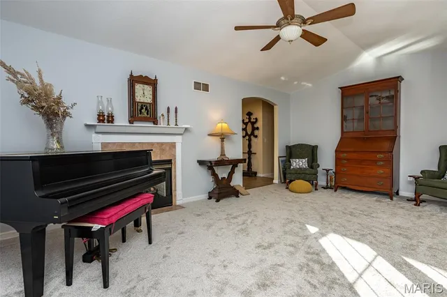 $350,000 | 40 Ridge Street, Moro, IL 62067