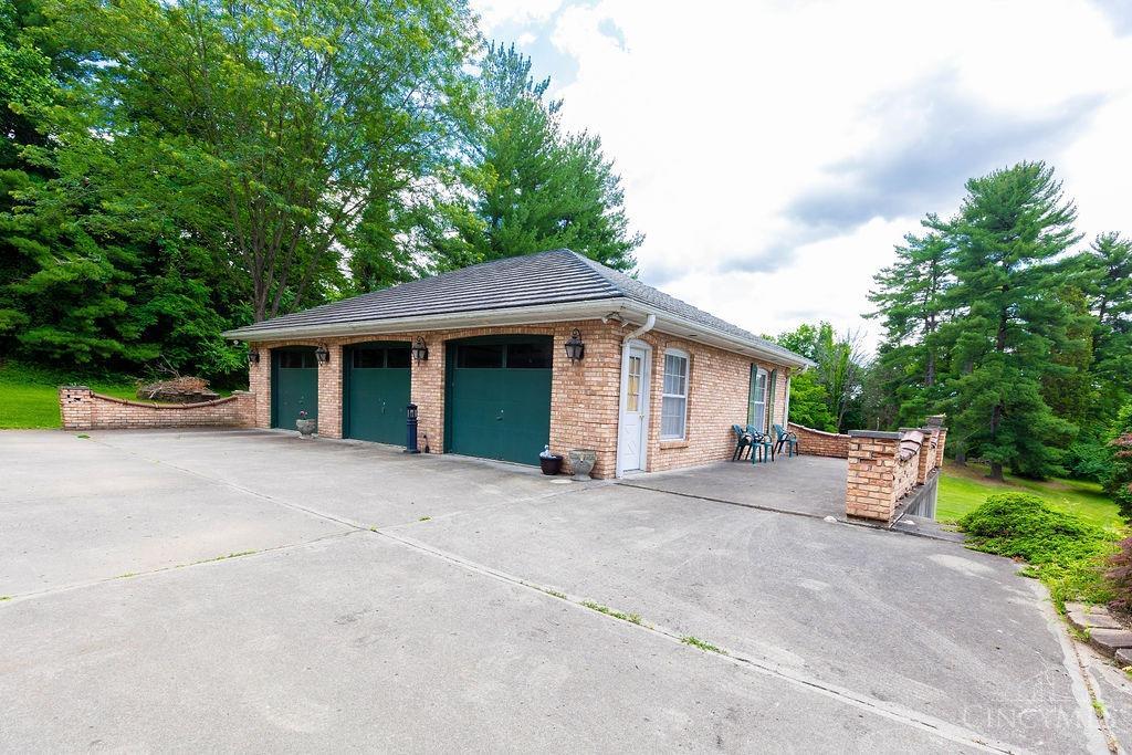 536 Pontius Road Cincinnati, OH 45233 - Photo 8 of 64