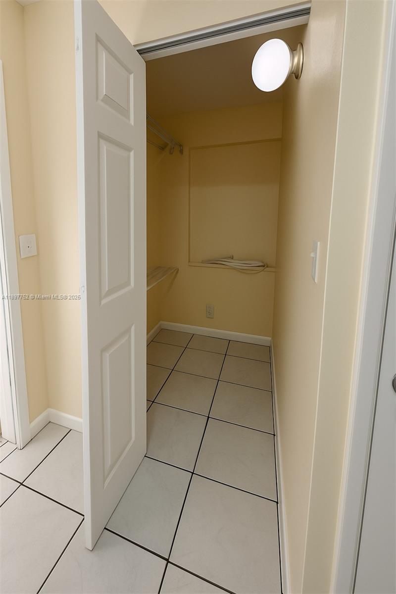 6120 Hayes Street, Unit A Hollywood, FL 33024 - Photo 4 of 12