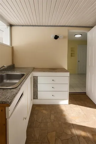 $1,350 | 6120 Hayes Street, Unit A, Hollywood, FL 33024