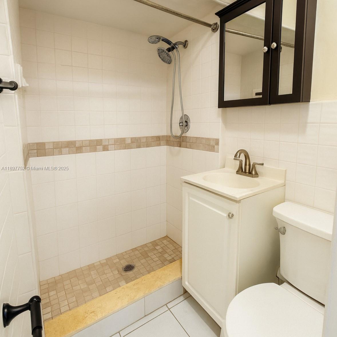 6120 Hayes Street, Unit A Hollywood, FL 33024 - Photo 9 of 12