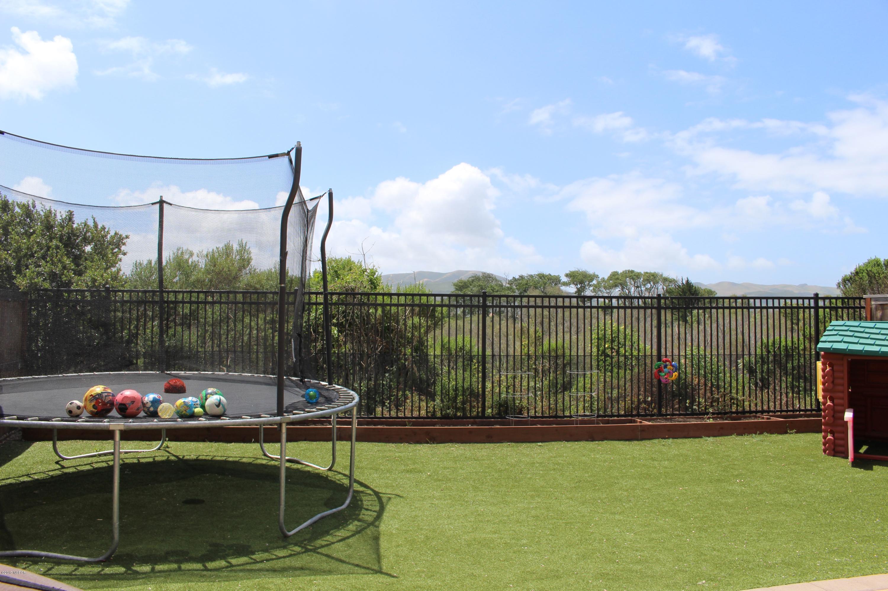 2070 Green Ridge Circle Lompoc, CA 93436 - Photo 20 of 23 IMG_2821.JPG