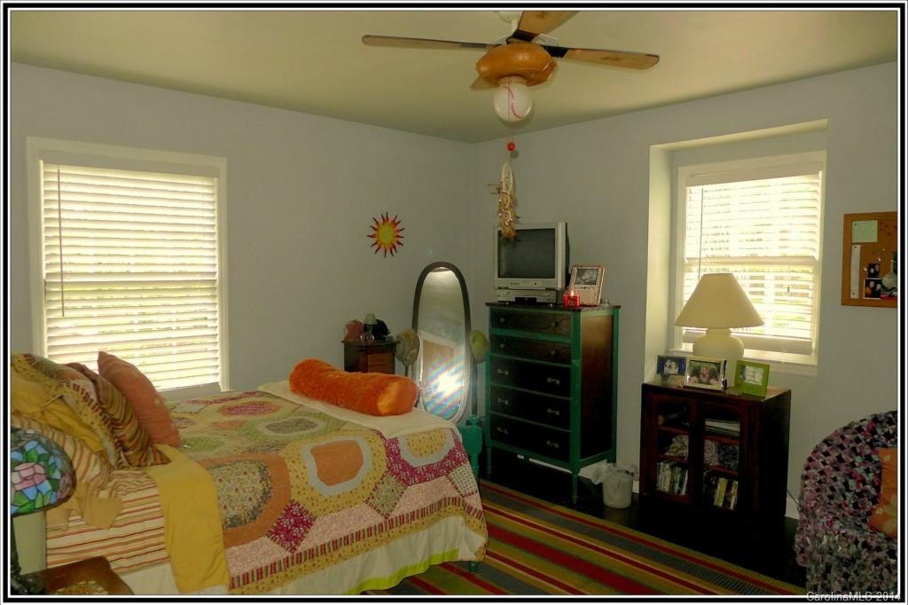 6025 Gate Post Road Charlotte, NC 28211 - Photo 17 of 20 Gallery Image 17