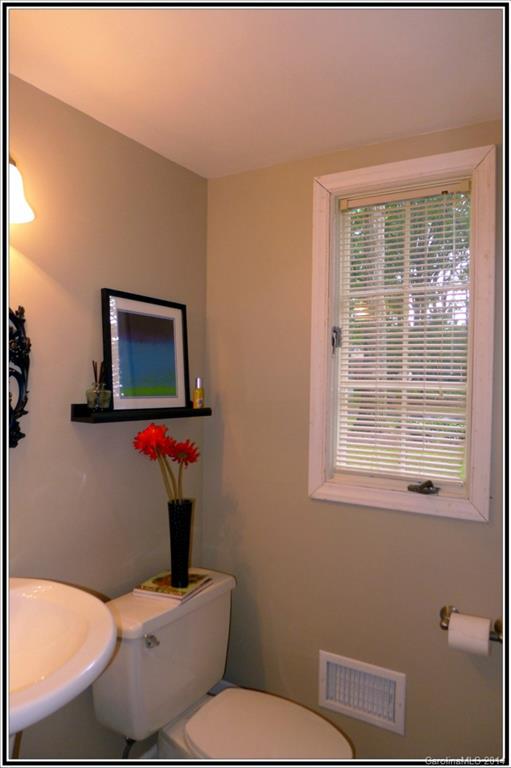 6025 Gate Post Road Charlotte, NC 28211 - Photo 6 of 20 Gallery Image 6