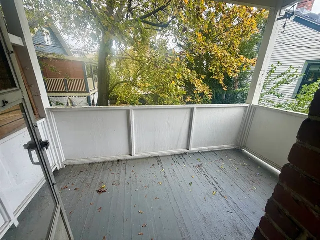 $3,200 | 807 Centre Street, Unit 4, Boston, MA 02130