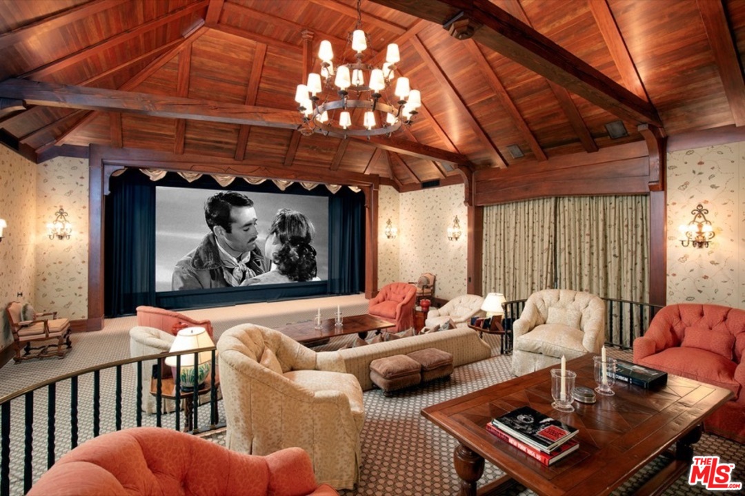 110 North Rockingham Avenue Los Angeles, CA 90049 - Photo 14 of 15