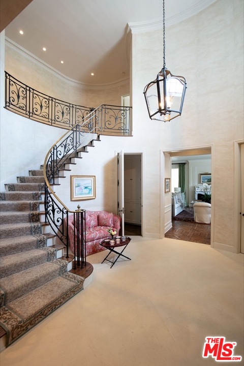 110 North Rockingham Avenue Los Angeles, CA 90049 - Photo 7 of 15