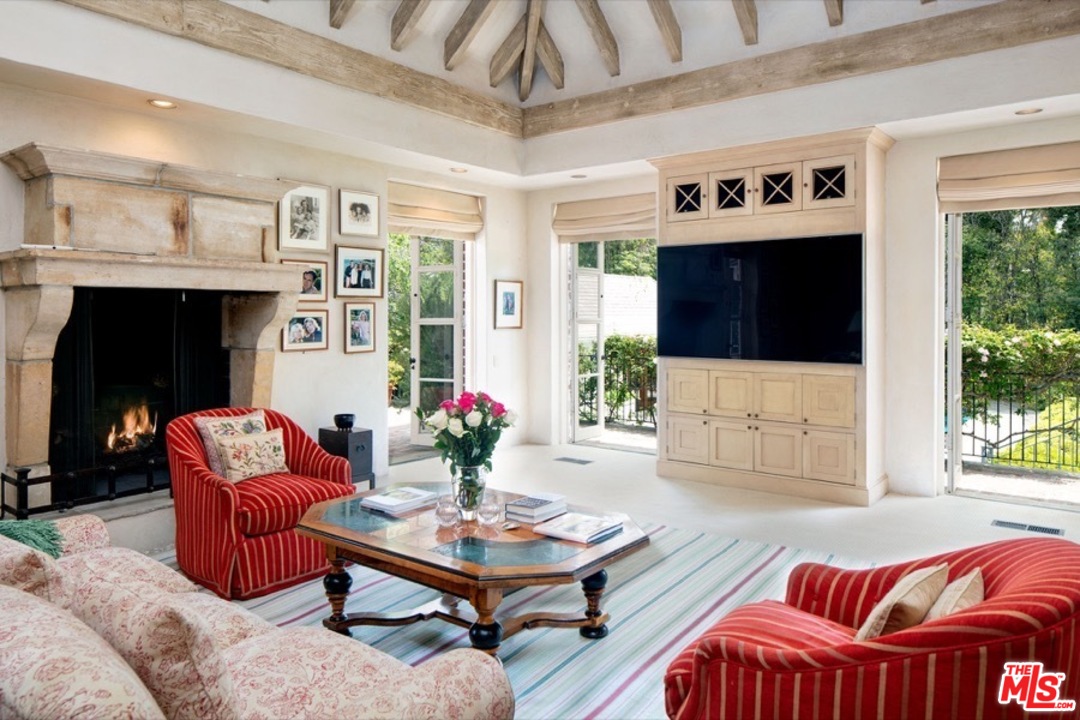 110 North Rockingham Avenue Los Angeles, CA 90049 - Photo 9 of 15