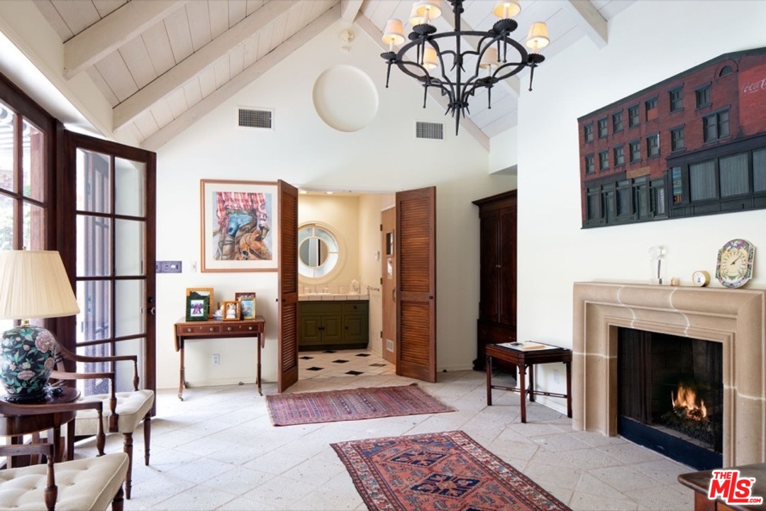 110 North Rockingham Avenue Los Angeles, CA 90049 - Photo 10 of 15