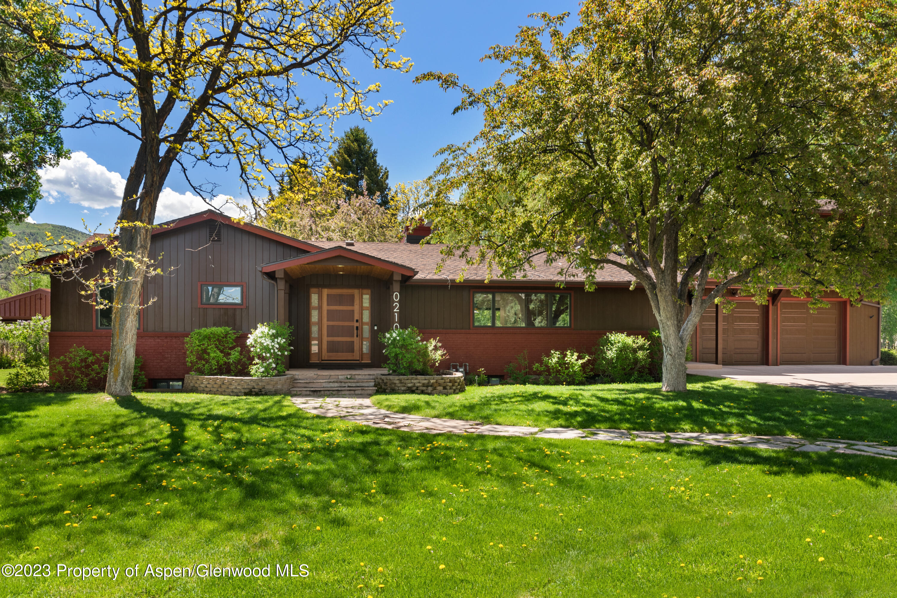 210 Horseshoe Drive Basalt, CO 81621 - Photo 48 of 52 a front view of house with yard and green space