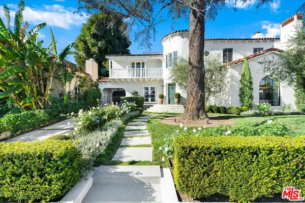 $7,895,000 | 329 South Roxbury Drive, Beverly Hills, CA 90212