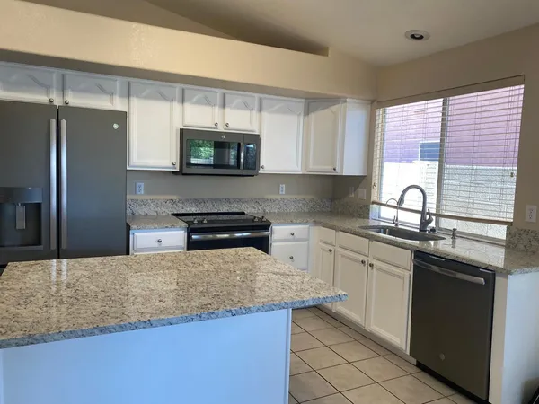 $2,650 | 1277 West Myrna Lane, Tempe, AZ 85284