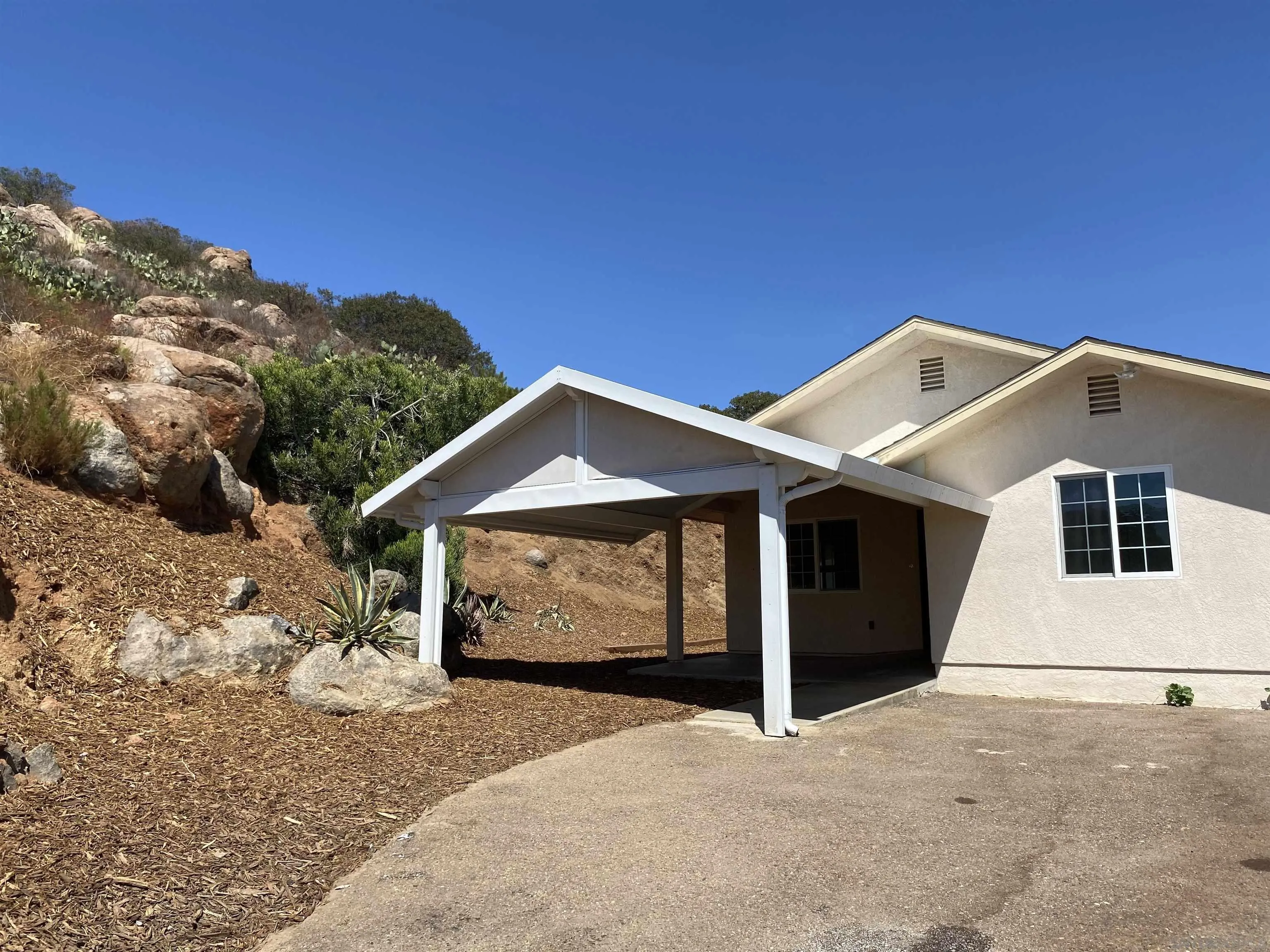 15648 Broad Oaks Road El Cajon, CA 92021 - Photo 1 of 28 Gallery Image 1
