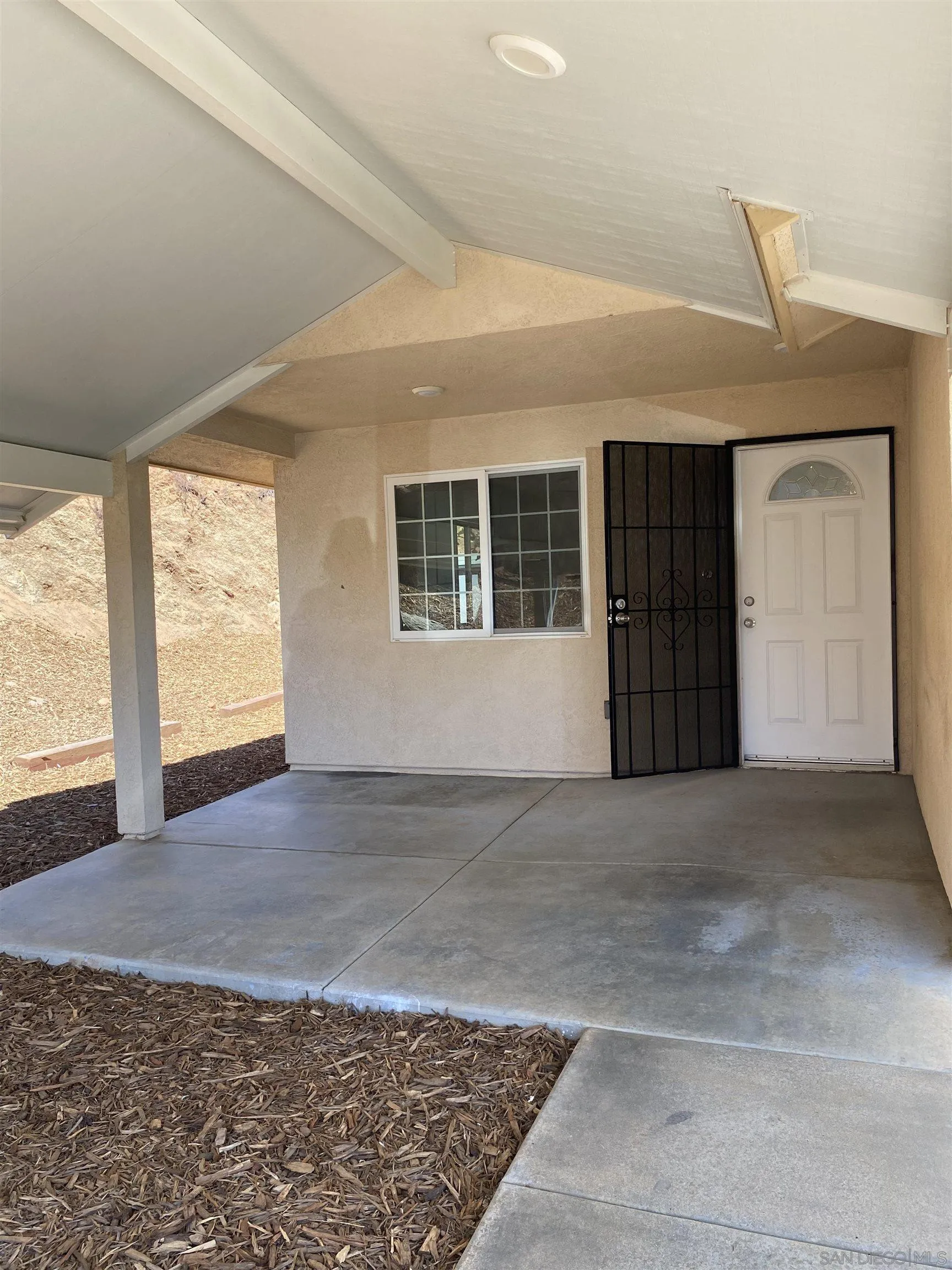 15648 Broad Oaks Road El Cajon, CA 92021 - Photo 3 of 28 Gallery Image 3