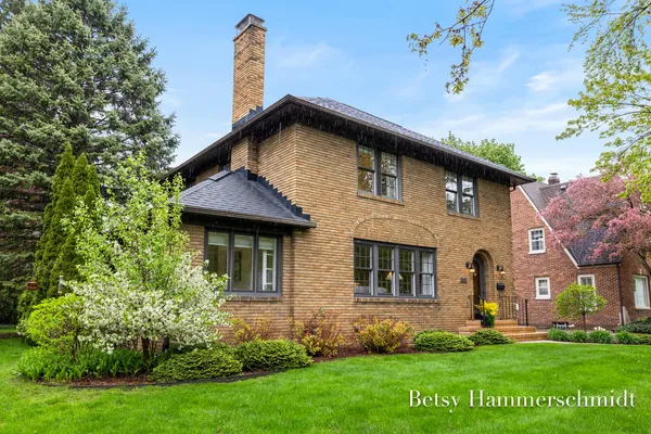 $499,000 | 417 Cheshire Drive Northeast, Grand Rapids, MI 49505