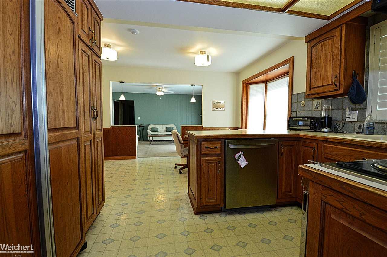 11050 Chicago Road Warren, MI 48093 - Photo 16 of 37 31302934-15.JPG