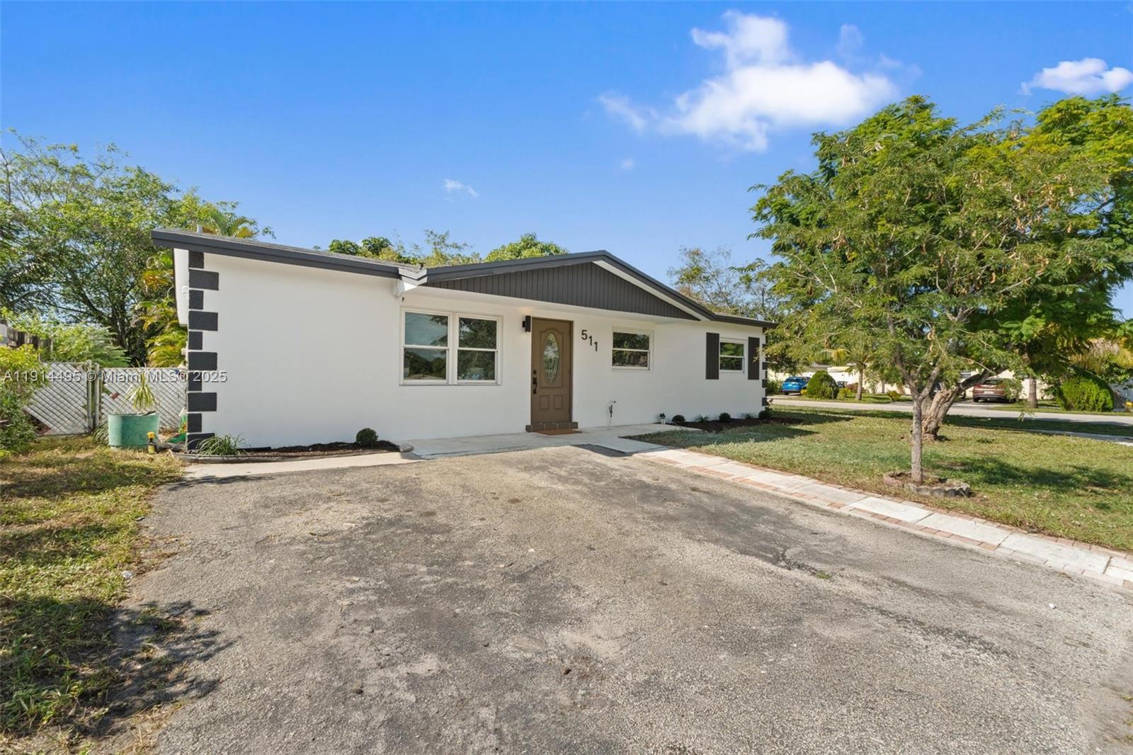 511 Southwest 72nd Avenue North Lauderdale, FL 33068 - Photo 1 of 28