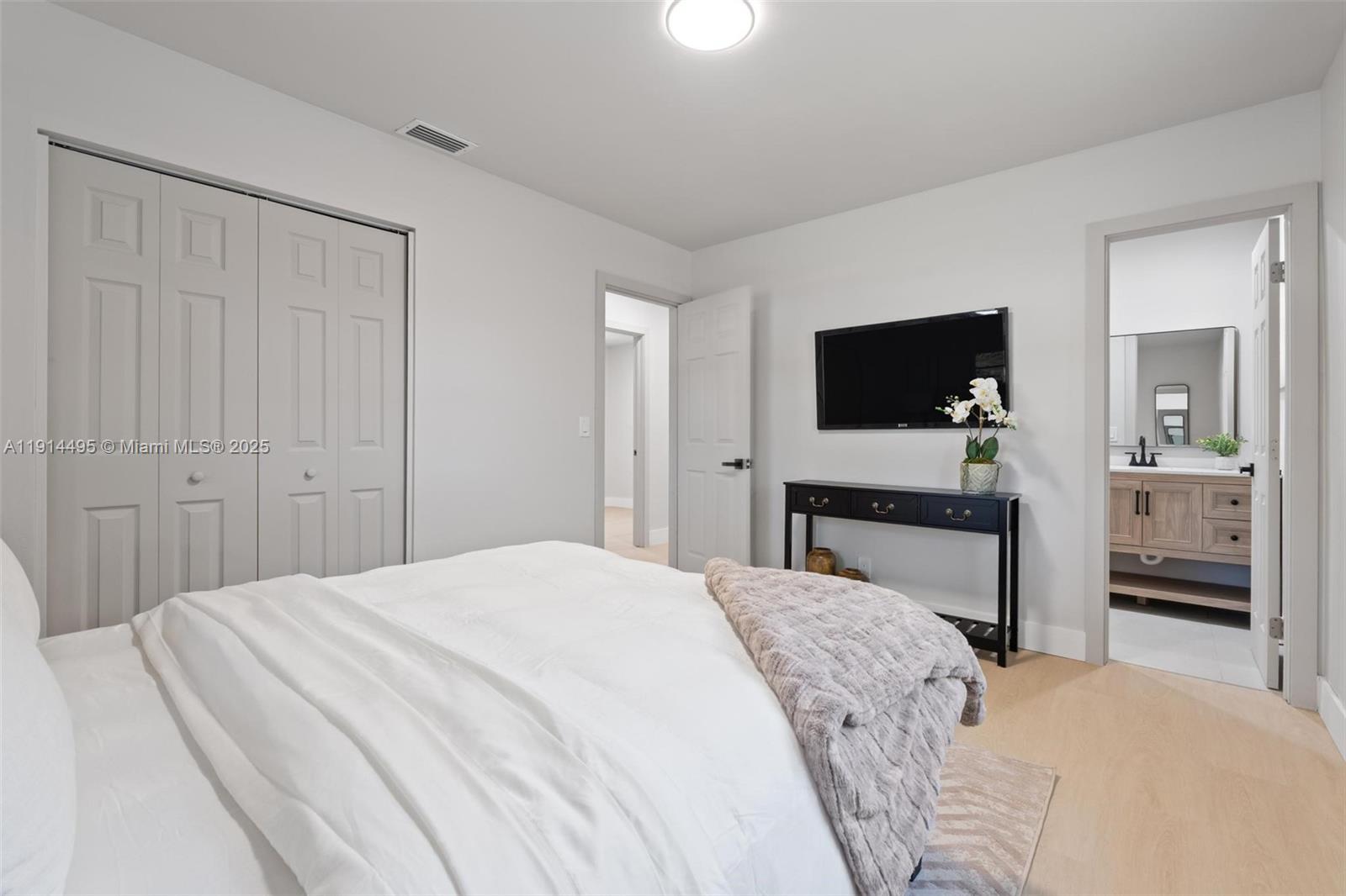 511 Southwest 72nd Avenue North Lauderdale, FL 33068 - Photo 15 of 28