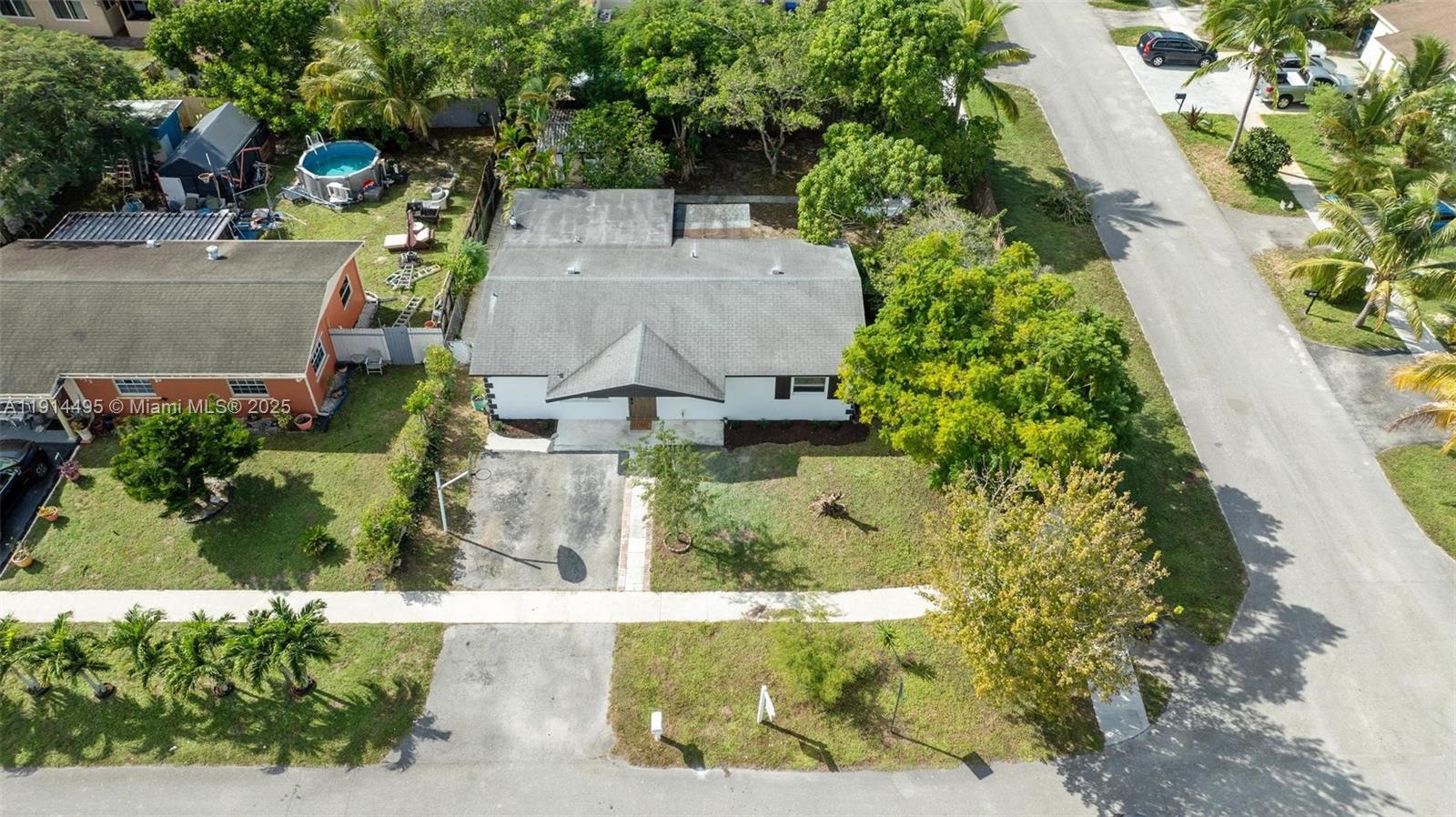 511 Southwest 72nd Avenue North Lauderdale, FL 33068 - Photo 27 of 28